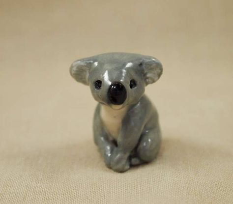 Koala Clay Sculpture, Koala Ceramics, Koala Pottery, Animal Clay Sculpture, Ceramic Animals Sculpture, Clay Koala, Porcelain Animal, Clay Diy Projects, Clay Crafts Air Dry