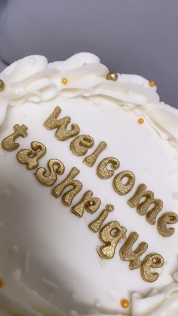 Gold Fondant, Fondant Letters, Gold Luster Dust, Chocolate Letters, Cake Hacks, Luster Dust, Decorative Letters, White Chocolate, Quick Easy