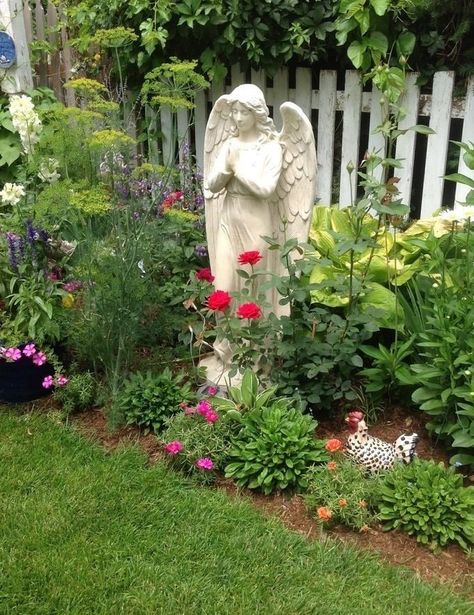 Garden Statues: Tips to Make Them Look Stunning in Your Yard Angel Garden Ideas, Catholic Garden, Statue Ideas, Marian Garden, Spiritual Garden, Tattoo Plant, Prayer Garden, Meditation Garden, Small Backyard Gardens