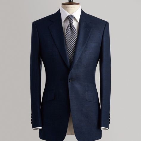 Huntsman Huntsman Savile Row, Suit Display, Savile Row Tailoring, English Cut, Slim Fit Suit Men, Tailored Clothes, Designer Suits For Men, Mens Casual Dress Outfits, Fashion Suits For Men