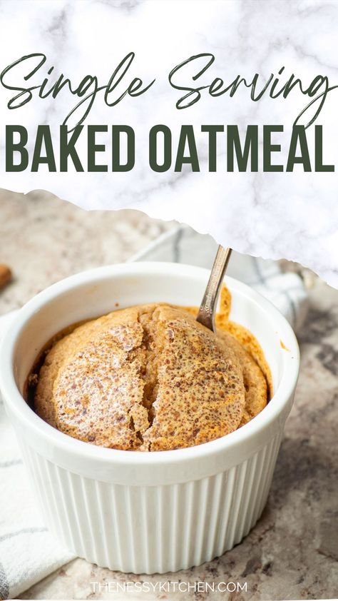 Let this be your ultimate guide to making baked oatmeal for one. This recipe turns out wonderfully cake-like and works whether you prefer blended or unblended baked oats. Make the base recipe or use the base to get creative with all sorts of flavors. Baked Oats Microwave, Single Serve Baked Oatmeal, Microwave Baked Oats, Baked Oats For One, Baked Oatmeal For One, Oatmeal For One, Blended Baked Oats, Baked Oatmeal Recipes Healthy, Baked Oats Recipe