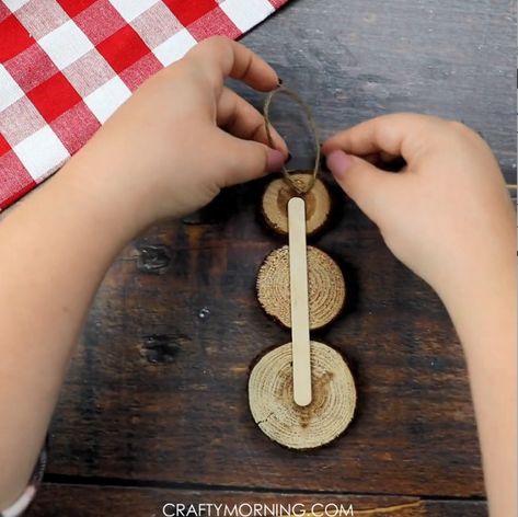 Burlap Christmas Decorations, Cardboard Box Diy, E6000 Glue, Crafty Morning, Snowmen Ornaments, Wood Slice Crafts, Christmas Crafts To Make, Burlap Christmas, Christmas Crafts For Gifts