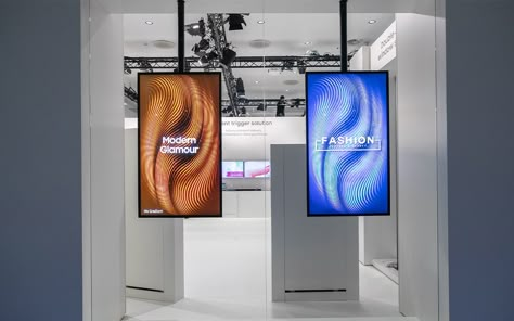 #LGElectronics #Samsung #Televisions Digital Screens Retail, Digital Display Wall, Digital Window Display, Photo Studio Design, Shoe Store Design, Digital Signage Displays, Samsung Electronics, Window Display Design, Signage Display