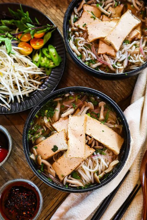 Pho At Home, Veggie Meal Plan, Vegan Pho Recipe, Vegetarian Pho, Vegan Pho, Chili Oil Recipe, Veggie Plate, Saigon Cinnamon, Black Cardamom