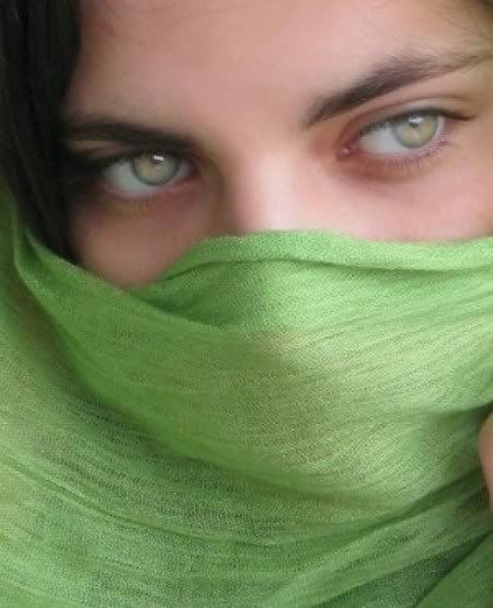 pretty persian. only 2% of the world's population has green eyes Mixed Beauty, Photos Of Eyes, Most Beautiful Eyes, Stunning Eyes, We Are The World, Pretty Green, Angel Eyes, People Of The World, Pretty Eyes