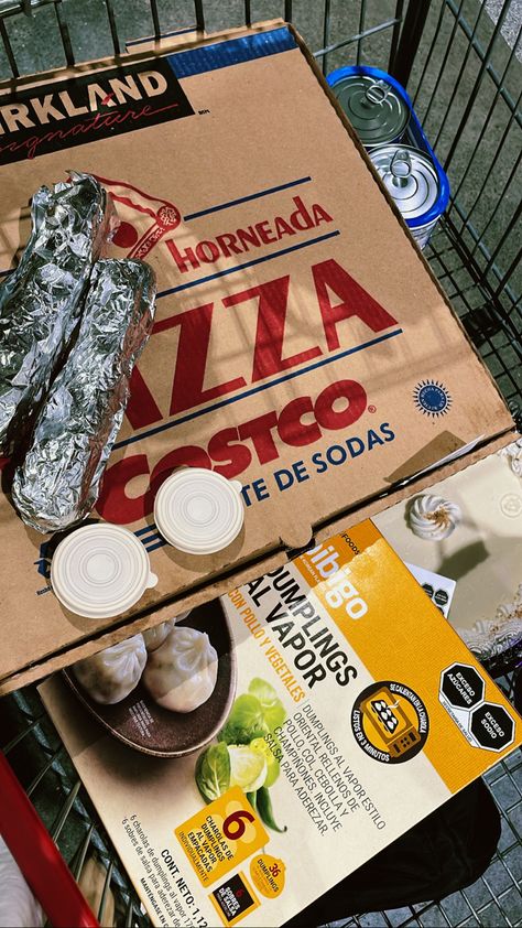 #costco #dates couples goals #dumplings #pizza #loverboy Costco Photoshoot, Costco Aesthetic, Fast Food Date, Costco Pizza, Costco Food, Usa Dream, Pizza Date, Costco Meals, Florida Life