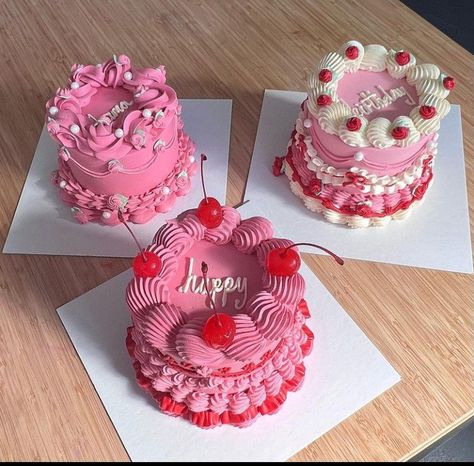 4 Inch Cakes, Bolo Vintage, Ugly Cakes, Pink Birthday Cakes, Heart Shaped Cakes, Birthday Cake Recipe, Pretty Birthday Cakes, Cute Birthday Cakes, Just Cakes