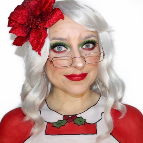 MUA ~ Jessica on Instagram: “Day 24 of 25 days of Christmas Makeup! 🎄 Mrs. Claus 🤶🏻 Merry Christmas Eve everyone! Only one more Christmas look left! Any guesses what’s…” Mrs Claus Makeup Ideas, Mrs Claus Makeup, Santa Makeup, Painting Halloween, Christmas Makeup Look, Face Paint Makeup, Christmas Look, Santa Costume, Merry Christmas Eve