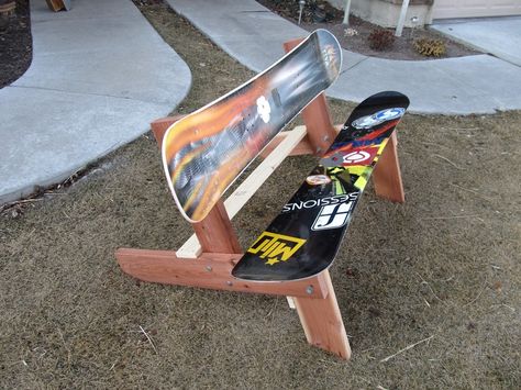 snowboard bench instructions Snowboard Furniture, Snowboard Bench, Snowboard Tattoo, Ski Ideas, Skateboard Furniture, Old Skis, Snowboard Girl, Fun Winter Activities, Woodworking Projects For Kids