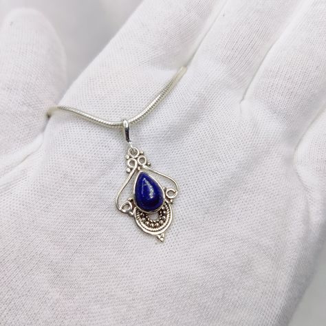 Arts And Crafts Storage, Vintage Silver Jewelry, Lapis Lazuli Jewelry, Lapis Lazuli Gemstone, Yarn Diy, Unique Gemstones, Jewelry For Women, Stone Pendants, Lapis Lazuli