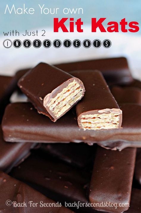 Easy Homemade Kit Kats with just 2 INGREDIENTS!! This 5 minute No Bake treat is dangerously good!!  #kitkats #candy #nobake #dessert Homemade Candy Bars, Candy Bar Recipe, Kit Kat Bars, Dessert Bar Recipe, Candy Recipes Homemade, Homemade Candies, Samos, Candy Desserts, Chocolate Bars