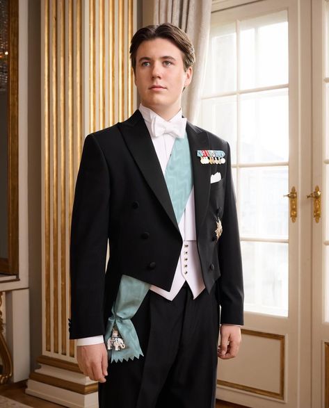 New official photos of Prince Christian’s 18th Birthday celebrations are released – The Real My Royals Prince Christian Of Denmark, Navy Gown, Prince Frederik Of Denmark, Denmark Royal Family, Mary Donaldson, Princess Louise, Christian Birthday, Danish Royalty, Royal Ball