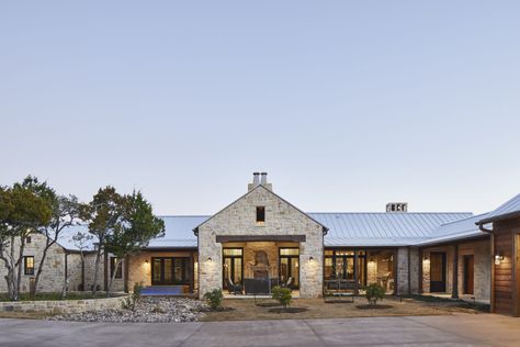 Texas Ranch Homes, Modern Ranch Style Homes, Conservation Corps, Modern Ranch House, Luxury Ranch, Floor Plans Ranch, Hill Country Homes, Civilian Conservation Corps, California Ranch