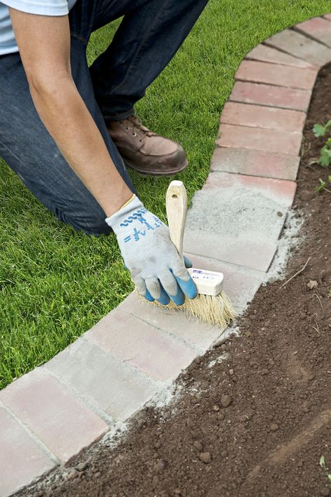 Landscape Edging Stone, Brick Garden Edging, Moderne Have, Clay Pavers, Flower Bed Edging, Brick Edging, Brick Garden, Garden Border, House Simple