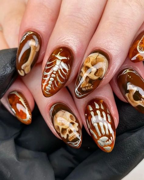 That's wonderful 🖤 Artist: @yanpaintsnails #nail #nails #nailart #nailartist #naildesign #manicure #manicures #demonic #creaturedesign… | Instagram Demonic Nails, Brain Nails, Demon Nails, Creepy Nail Art, Bones Nails, Zombie Nail Art, Unreal Unearth, Halloween Manicure, Skull Nails