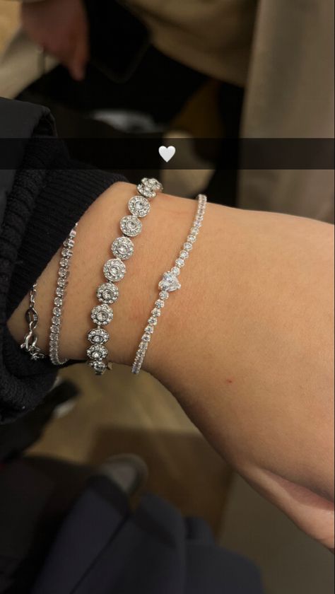 #pandora #swarovski #vancleef Swarovski Bracelet Aesthetic, Swarosky Jewelry, Swarovski Jewelry Aesthetic, Swarovski Jewelry Bracelet, Swarovski Aesthetic, Pandora Aesthetic, Pandora Diamond, Xoxo Jewelry, Girly Bracelets