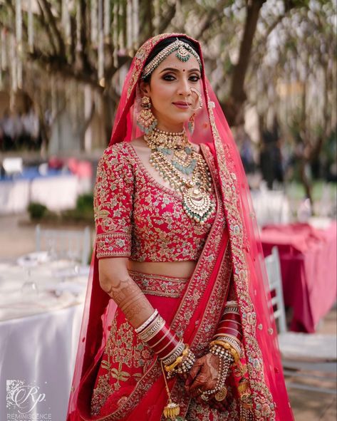 Bidya Sinha Mim Wedding, Bidya Sinha Mim, Wed Me Good, Bridal Jewelry Sets Brides, Wedding Lookbook, Gown Party Wear, Wedding Moodboard, Pakistani Bridal Dresses, Punjabi Wedding