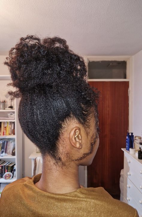 Messy 4c Bun, Messy Bun On 4c Hair, Messy Bun On Natural Hair, Messy Bun 4c Natural Hair, 4c Messy Bun, Messy Puff Natural Hair, Messy Bun Black Women Natural Hair, 4c Aesthetic, Natural Hair Messy Bun