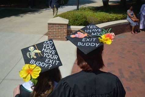 Best Friends with matching grad caps! Couple Graduation Caps, Matching Graduation Caps Couples, Matching Caps For Graduation, Trio Graduation Caps, Matching Caps For Best Friends, Matching Grad Caps For Best Friends, Matching Best Friend Grad Caps, Friend Graduation Caps, Graduation Cap Designs For Best Friends