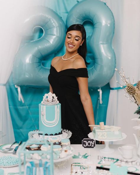 Tiffany And Co 21st Birthday, Breakfast At Tiffanys Birthday Photoshoot, Breakfast At Tiffany Birthday Party, Tiffany Themed Birthday Party, Breakfast At Tiffanys Birthday Theme, Tiffany Blue Birthday Party, Breakfast At Tiffany's Aesthetic, Breakfast At Tiffanys Party Ideas, Tiffany Birthday Party