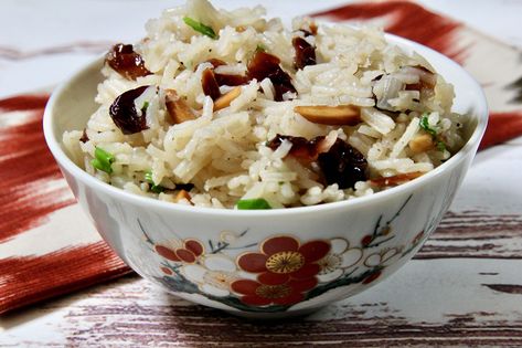 Cranberry and Almond Rice Pilaf Almond Rice Pilaf, Cranberry Rice, Mushroom Rice Recipes, Rice Dishes Easy, Almond Rice, Pilaf Recipe, Rice Pilaf Recipe, Pilaf Recipes, Almond Chicken