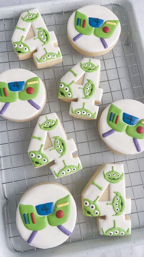 Cindy Camacho | 🚀 No sign of intelligent life #buzzcookies #buzzlightyear #buzz #buzzlightyearcookies #toystory #toystorycookies #lasvegascookies… | Instagram Buzzlight Year Party Ideas, Buzz Light Year Cookies, Buzz Light Year Cookies Decorated, Lightyear Cookies, Buzz Lightyear Cookies, Toy Story Birthday Cookies Boy, Toy Story 2 Cookies, Toy Story Cookies Decorated, Toy Story Royal Icing Cookies