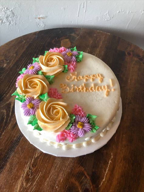 Floral Round Cake, 8 Inch Round Cake Decorating Ideas, 6 Inch Birthday Cake For Women, Basic Birthday Cake Design, Easy Round Cake Decorating Ideas, Floral Cookie Cake, Simple Flower Birthday Cake, Simple Round Cake Designs, 2 Layer Cake Design