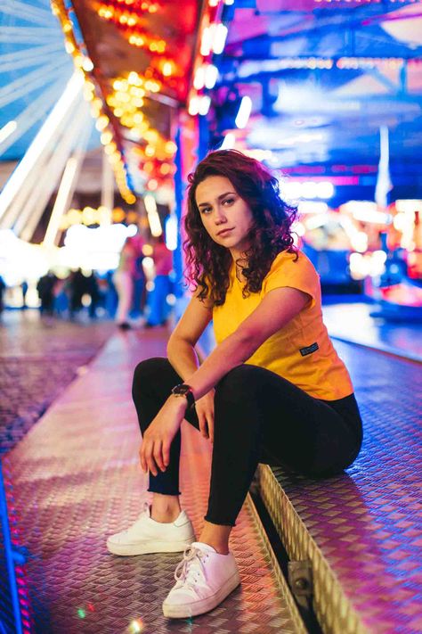 Fair Senior Photos, Senior Pics At The Fair, Amusement Photoshoot, Carnival Senior Photoshoot, Senior Carnival Photoshoot, Carnival Photoshoot Ideas, Carnival Senior Pictures, Funfair Photoshoot, Carnival Picture Ideas