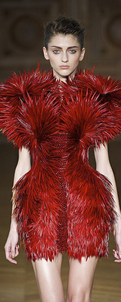 Sculptural Fashion, Paris Haute Couture, Jeanne Lanvin, Weird Fashion, Futuristic Fashion, Avant Garde Fashion, Red Fashion, Fashion Details, Costume Design