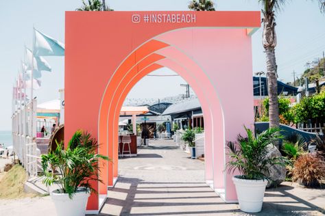 Event Entrance Arch Design, Event Entrance Design, Event Entrance Arch, Event Wall, Art Deco Entrance, Instagram Event, Event Entrance, Entrance Gates Design, Live Coral