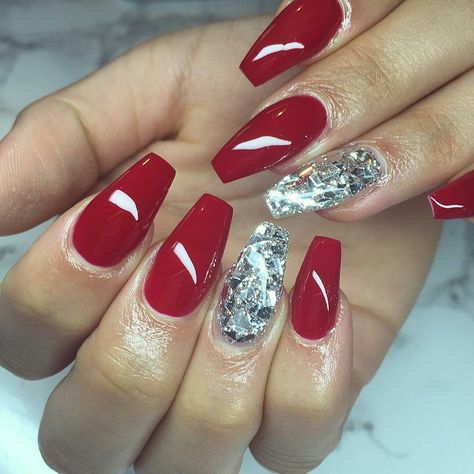 Riverdale Nails, Nail Art Noel, Coffin Nails Matte, Fake Nails Designs, Red Christmas Nails, Red Acrylic Nails, Holiday Nail Designs, Fall Acrylic Nails, Christmas Nail Art Designs