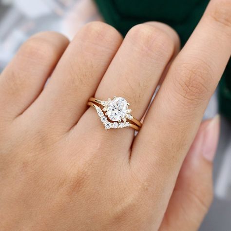 Moissanite Wedding Set, Vintage Gold Engagement Rings, Moissanite Bridal Sets, Detailed Engagement Ring, Oval Engagement, Oval Moissanite, Unique Engagement Ring, Curved Wedding Band, Dream Engagement Rings