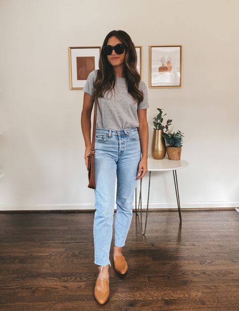 September 10x10: A Fall Mini Capsule Wardrobe - Stitch & Salt Simple Clothing Style Women, Casual Spring Capsule Wardrobe 2023, Summer Office Capsule Wardrobe, Capsule Wardrobe Midsize, Fall Style 2023 Women, Midsize Capsule Wardrobe, Mom Jeans Fall Outfit, Easy Outfit Ideas Summer, Simple Mom Outfits