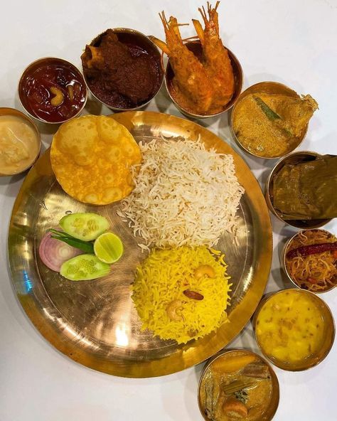 Indian Thali Photography, Butter Nan, Bengali Thali, Platter Food, Bengali Culture, Meal Box, Birthday Menu, Wedding Aesthetics, Bengali Food