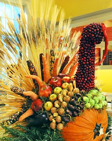 65 Thanksgiving Centerpiece Ideas | Shelterness Turkey Decorations, Thanksgiving Table Centerpieces, Martha Stewart Holiday, Turkey Decor, Thanksgiving Centerpieces, Thanksgiving Side Dishes, Fall Centerpiece, Thanksgiving Crafts, Fall Holidays