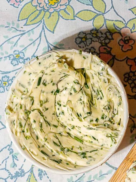 Garlic Herb Butter Recipe, Herbed Butter, Flavored Butter Recipes, Herb Butter Recipe, Homemade Garlic Butter, White Dish, Foraged Food, Garlic Herb Butter, Flavored Butter