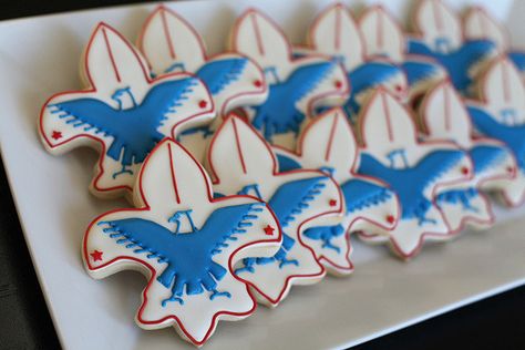 Scout Oath, Eagle Scout Cake, Boy Scouts Eagle, Eagle Scout Ceremony, Eagle Project, Eagle Scouts, Cookie Decorations, Girl Scout Swap, Girl Scout Leader