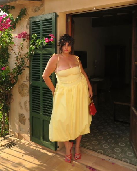 Puffball Dress, European Summer Outfits, Midsize Fashion, Yellow Midi Dress, Curvy Model, Butter Yellow, Strapless Midi Dress, Cotton Midi Dress, European Summer