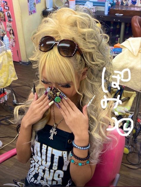 Gyaru Hair, Gyaru Aesthetic, Gyaru Makeup, Hime Gyaru, Gyaru Fashion, Discord Server, J Fashion, 2000s Fashion, Key West