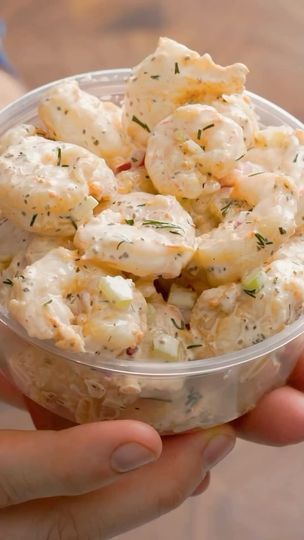 2.5K reactions · 1K shares | New York Deli-style shrimp salad by 
@sipandfeast 

This deli-style shrimp salad is such an easy recipe and it’s absolutely perfect for summer!

⭐
FOR POACHING THE SHRIMP
1.5 pounds shrimp 31-40 count shrimp – peeled, deveined, and tails removed
1/2 teaspoon baking soda
1/2 teaspoon Diamond Crystal Kosher salt
8 cups water
1 tablespoon fresh lemon juice
2 teaspoons Old Bay seasoning

FOR THE SAUCE
1/2 cup finely diced celery
1/4 cup finely diced red onion
1 tablespoon dill minced, plus more to taste
3/4 cup mayonnaise
1/2 teaspoon Old Bay seasoning
1 teaspoon celery seed
2 ounces lemon juice
2 teaspoons Dijon mustard
salt and pepper to taste 👅

#oceandelighttt #seafood | Ocean Delight | oceandelighttt · Original audio Cold Shrimp Salad Recipes, Low Carb Shrimp Recipes, Seafood Salad Pasta, Shrimp Salad Recipes, Recipe For 2, Deli Style, Low Carb Salad, Cold Pasta, Cold Salad