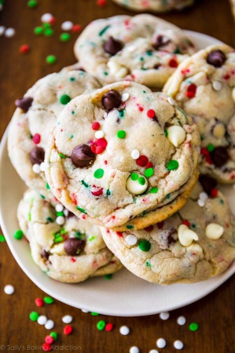 Cake batter chocolate chip cookies for Christmas on sallysbakingaddiction.com White Chocolate Chip, Cookies Recipes Christmas, Cake Batter, Delicious Chocolate, Sweets Treats, Holiday Baking, Christmas Baking, Christmas Desserts, Just Desserts