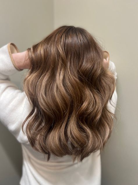 Balayage Soft Brown, Brunette Balayage Hair Hazel Eyes, Haircuts For Breakage Damaged Hair, Balayage For Mousy Brown Hair, Light Brown Hair With Depth, Demintional Brown Hair, Mid Length Light Brown Hair Balayage, Light Brown Highlights On Medium Brown Hair, Necklength Haircut Women