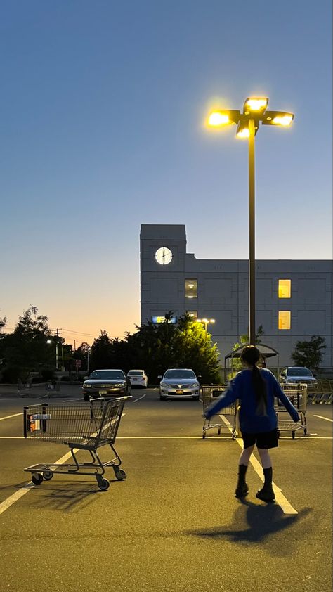 Mall Parking Lot Aesthetic, Late Night Grocery Store Aesthetic, Parking Lot Photoshoot, Late Night Shopping, Night Vibes, Design Posters, Story Inspiration, Night Aesthetic, Grocery Shop