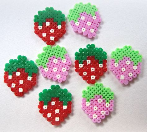 Perler Beads Rainbow Pattern, Strawberry Perler Bead Pattern, Perler Bead Strawberry, Perler Bead Kawaii, Strawberry Perler, Perler Beads Designs Pattern, Kawaii Perler, Kandi Charms, Pixel Pokemon