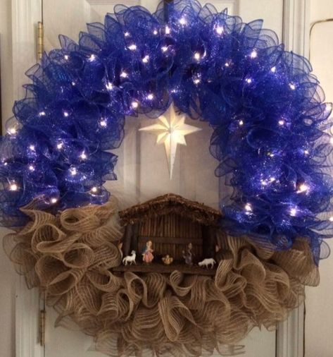 Nativity wreath Christmas Wreath Ideas Diy, Wreath Ideas Diy, Nativity Wreath, Christmas Wreath Ideas, Crochet Christmas Wreath, Diy Christmas Wreath, Creative Wreaths, Diy Christmas Wreaths, Wreaths Ideas