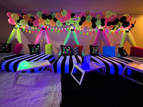 Glow in the dark sleepover party Slay Party Theme, Glow In The Dark Slumber Party Ideas, Glow Tent Party, Neon Sleepover Party Ideas, Glow In The Dark Tent Party, Neon Slumber Party, Glow Slumber Party, Glow In The Dark Slumber Party, Glow In The Dark Movie Night Party