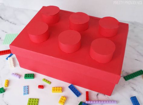 How to make a Lego Valentines Box for kids' Valentine's parties with just a shoebox, paper, and household craft supplies! Valentines Box For Kids, Lego Valentine, Diy Valentines Box, Shoe Box Crafts, Kids Valentine Boxes, Boys Valentines, Lego Boxes, Valentine Boxes, Valentines Box