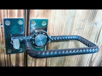 DIY Unique door latch - YouTube Diy Door Latch Ideas, Cool Welding Projects, Door Latches, Metal Doors Design, Garage Door Design, Welding Art Projects, Metal Working Projects, Diy Dollhouse Furniture Easy, Metal Working Tools