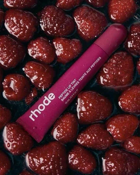 Raspberry Jelly, Rhode Skin, Beauty Marketing, Gloss Labial, Skincare Video, Beauty Store, Makeup Essentials, Lip Oil, Skin Care Essentials