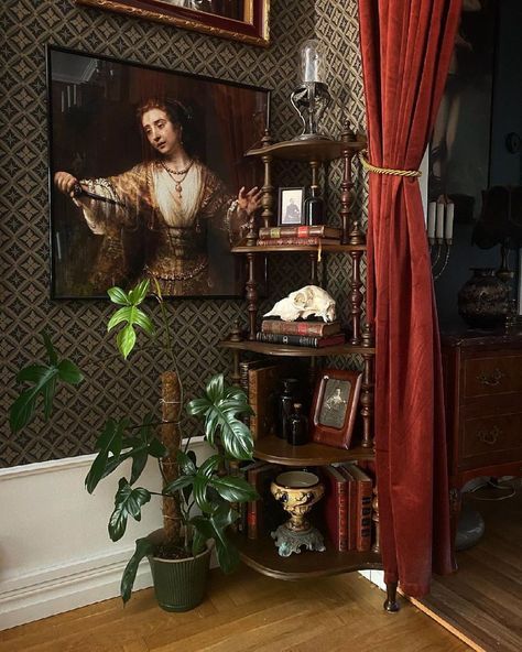 Gothic Interiors Victorian, Gothic French Decor, Medieval Living Room Decor, Gothic Revival Living Room, Victorian Aesthetic Decor, Vintage Gothic Home Decor Victorian, Dark Victorian Aesthetic Bedroom, Gothic Maximalism Bedroom, Victorian Decor Aesthetic